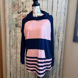 NWOT Lularoe Amber Hoodie Size Large